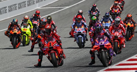 MotoGP заморозит моторы до 2027 года MotoGP заморозит моторы до 2027 года
