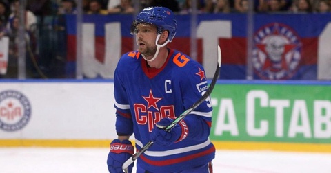Евгений Кузнецов получил 2+10 за оскорбление судей и неспортивное поведение в игре с «Салаватом» Евгений Кузнецов получил 2+10 за оскорбление судей и неспортивное поведение в игре с «Салаватом»