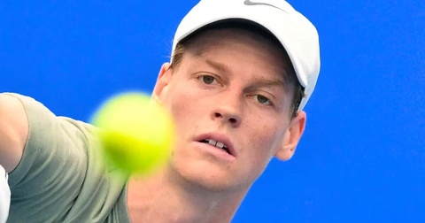 Джорджо Кьеллини посетил матч Синнера против де Минаура на итоговом турнире ATP Джорджо Кьеллини посетил матч Синнера против де Минаура на итоговом турнире ATP