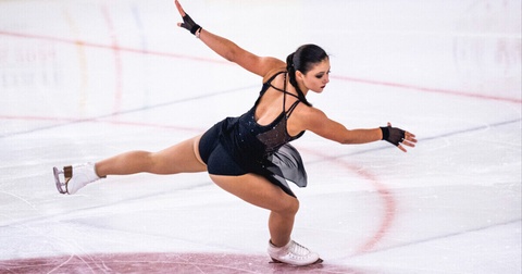 Фигуристки соревнуются в коротких программах на Tallinn Trophy