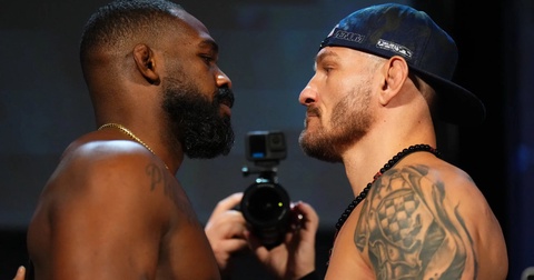 Дрейк поставил полмиллиона долларов на нокаут Джонса над Миочичем на UFC 309 Дрейк поставил полмиллиона долларов на нокаут Джонса над Миочичем на UFC 309