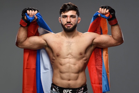 Арман Царукян опубликовал пост по поводу своего следующего боя в UFC Арман Царукян опубликовал пост по поводу своего следующего боя в UFC