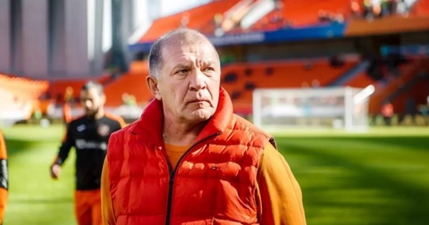 Президент «Урала» обвинил судей в спорных решениях в матче против «Ахмата» Президент «Урала» обвинил судей в спорных решениях в матче против «Ахмата»