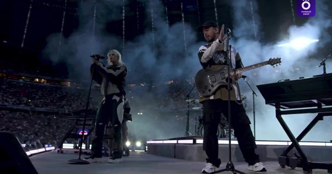 Linkin Park выступили перед финалом Лиги чемпионов с обновленным составом Linkin Park выступили перед финалом Лиги чемпионов с обновленным составом