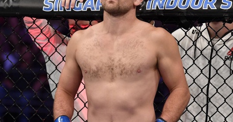 Экс-боец UFC Бен Аскрен госпитализирован с тяжелой пневмонией Экс-боец UFC Бен Аскрен госпитализирован с тяжелой пневмонией