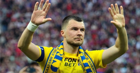 Николай Комличенко подписал контракт с «Локомотивом» на 3 года Николай Комличенко подписал контракт с «Локомотивом» на 3 года