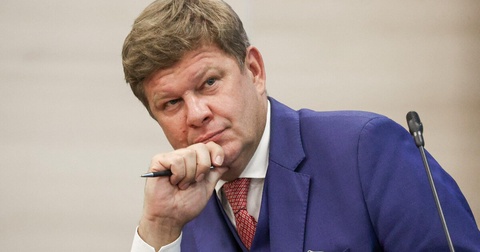 Дмитрий Губерниев усомнился в названии школы Алины Загитовой в Казани Дмитрий Губерниев усомнился в названии школы Алины Загитовой в Казани