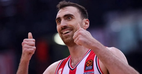 Никола Милутинов продлил контракт с «Олимпиакосом» на три года Никола Милутинов продлил контракт с «Олимпиакосом» на три года