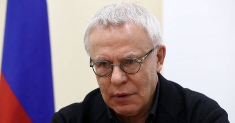 Фетисов о КХЛ: «Навели порядок, лишили московских олигархов шансов подминать под себя другие команды» Фетисов о КХЛ: «Навели порядок, лишили московских олигархов шансов подминать под себя другие команды»