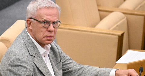 Вячеслав Фетисов раскритиковал ИИХФ за игнорирование российских игроков Вячеслав Фетисов раскритиковал ИИХФ за игнорирование российских игроков