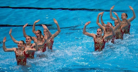 Российские синхронисты показали блестящие результаты на юниорском чемпионате Европы