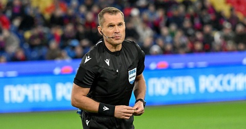 Игорь Федотов о неназначении Безбородова на матчи РПЛ: «Потеря для чемпионата или логичная смена поколений?» Игорь Федотов о неназначении Безбородова на матчи РПЛ: «Потеря для чемпионата или логичная смена поколений?»
