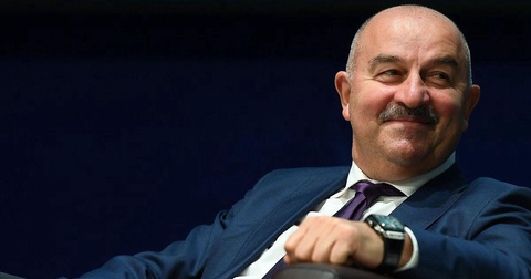 Станислав Черчесов о роли финансов в футболе: успех приходит не с деньгами Станислав Черчесов о роли финансов в футболе: успех приходит не с деньгами