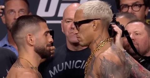 Илия Топурия одержал победу нокаутом над Чарльзом Оливейрой на UFC 317 и стал новым чемпионом легкого веса Илия Топурия одержал победу нокаутом над Чарльзом Оливейрой на UFC 317 и стал новым чемпионом легкого веса