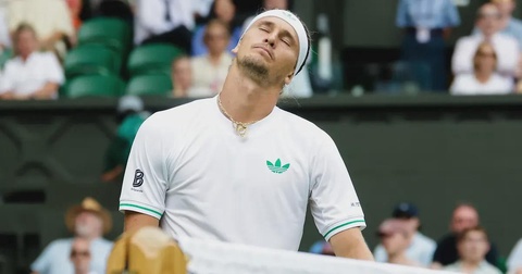 Зверев после поражения: «Мне впервые в жизни нужна терапия»
